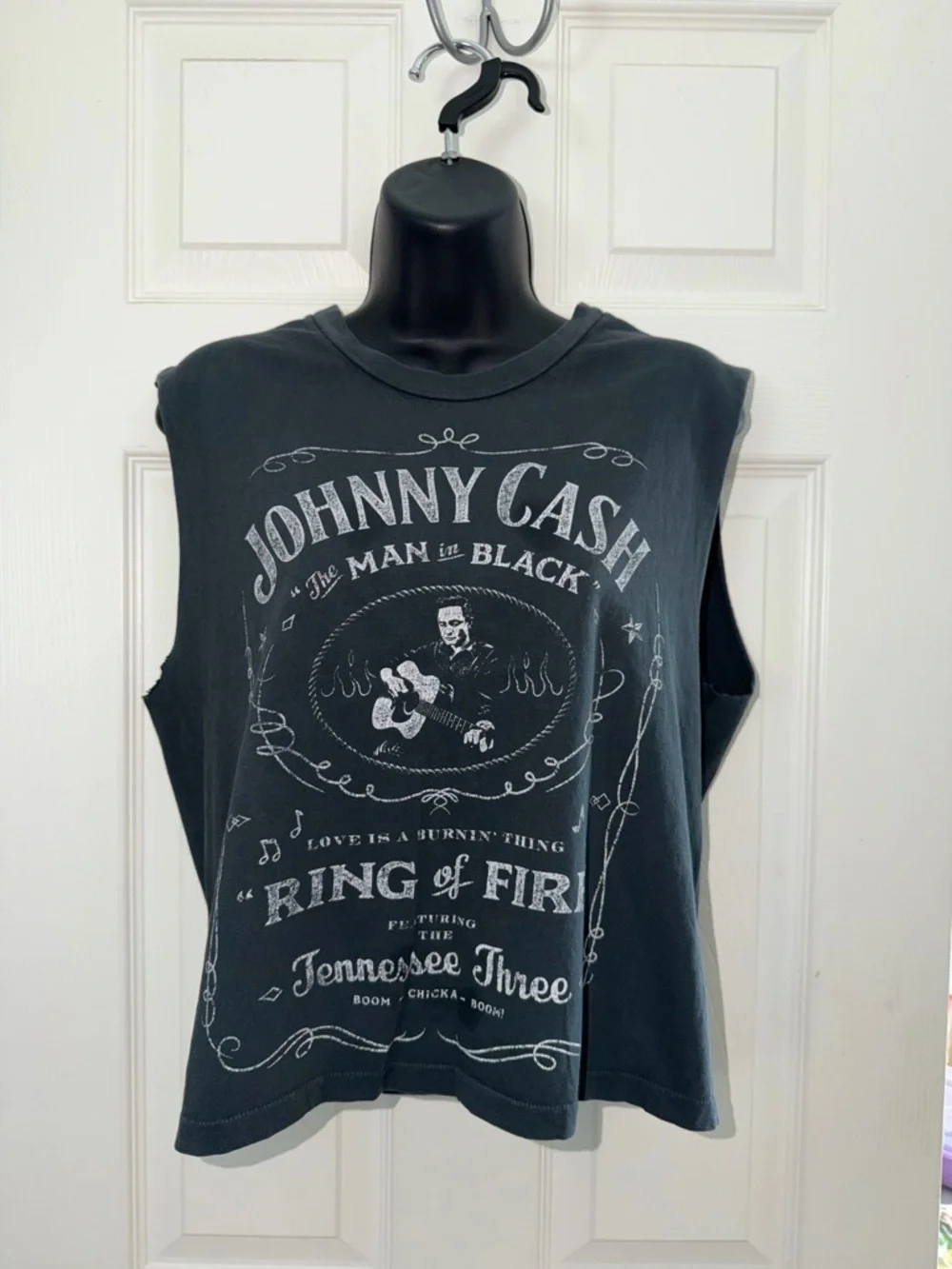 Daydreamer Johnny Cash Ring Of Fire Black Muscle Tank - Picture 2 of 7